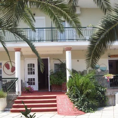 Aquarius Hotel 2*