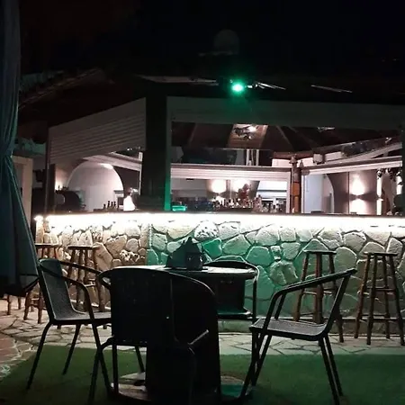 Aquarius Хотел Skála Foúrkas